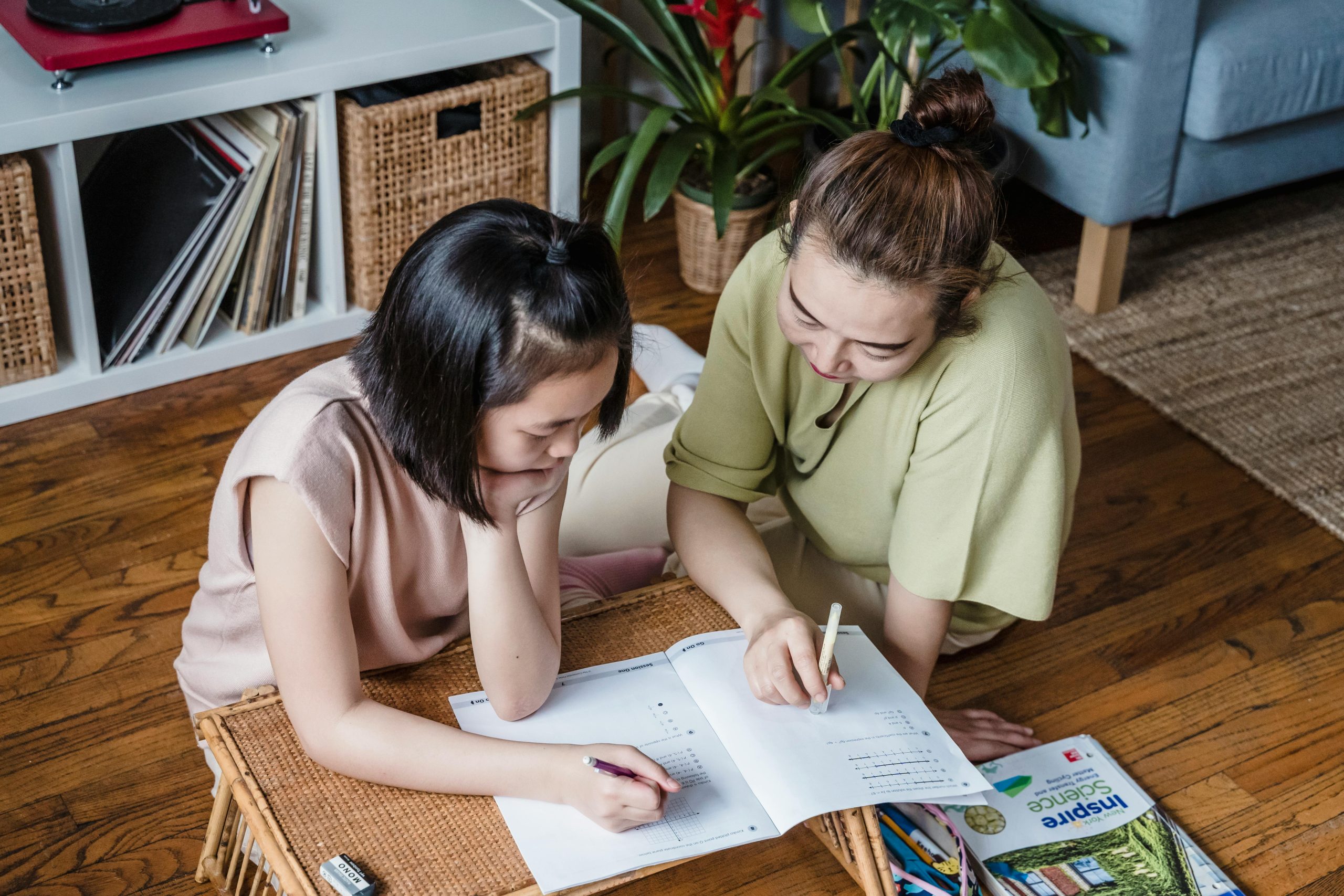 A Parent’s Guide to Communicating with Your Child’s Tutor